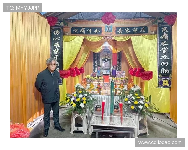 106岁洛约拉校队官方牧师去世引发全美球迷悼念与怀念